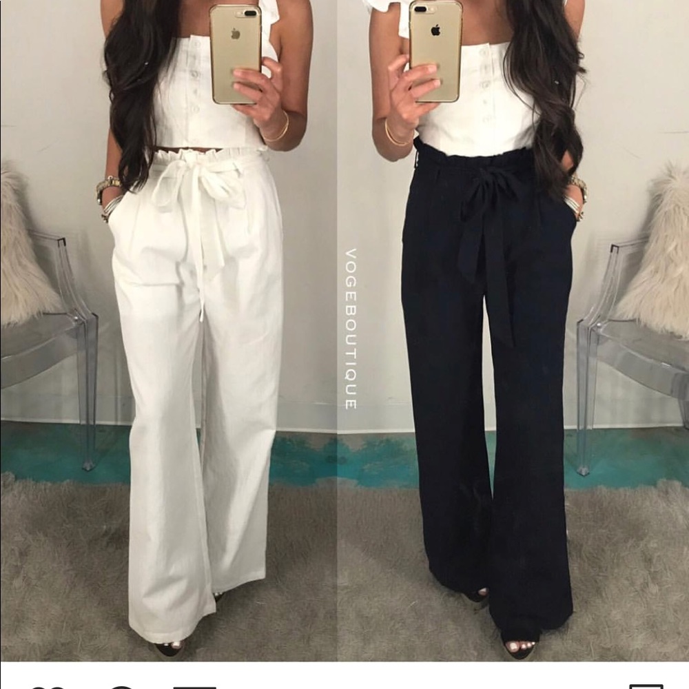 Wide leg pants in Navy, very flattering